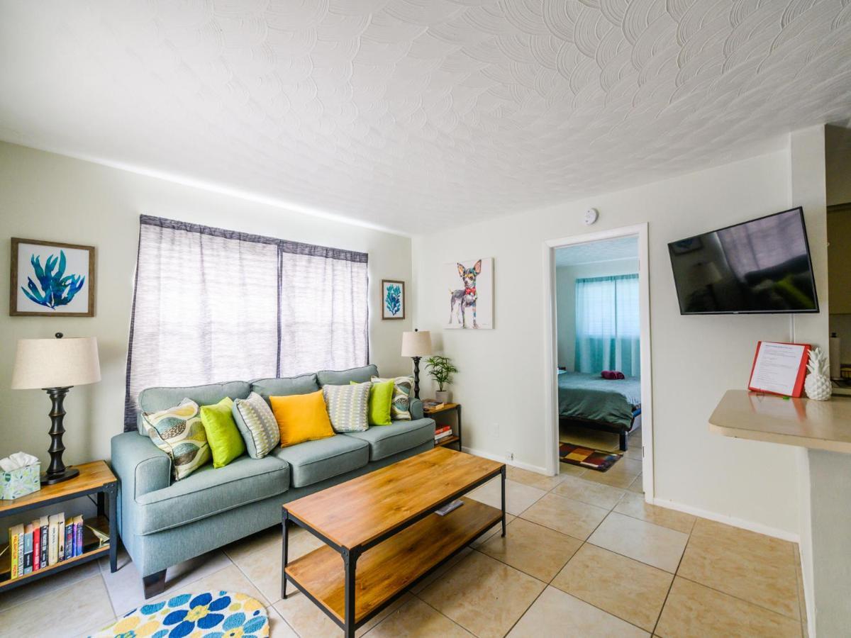 Beautiful Old Apartment With Beach Gear Fort Lauderdale Exterior foto